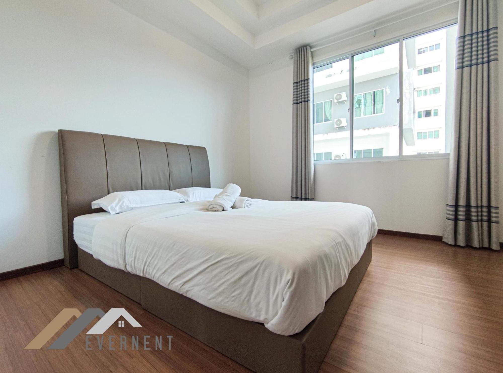 Serene Heights By Evernent Apartment